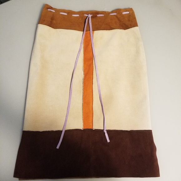 ILLIA 100% LEATHER SKIRT - Picture 1 of 4